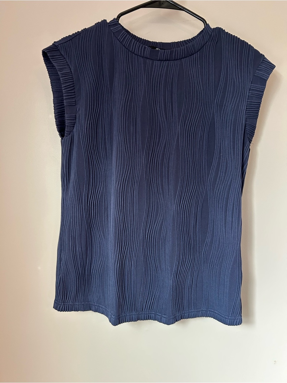 Women's Navy Sleeveless Textured Wave Top